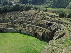 Sutri. Anfiteatro. Sutri. Vista anfiteatro.